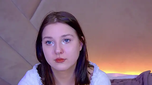 TinnaBurton online show from 3, 2, 2026