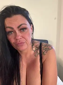 Snapshot of Phillipa_valentina chatting on 7, 7, 2026 Phillipa valentina online show from 7, 7, 2026