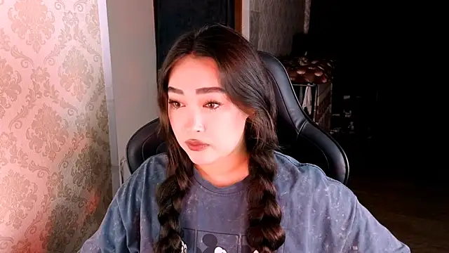 Emma Uilson online show from 28, 7, 2026