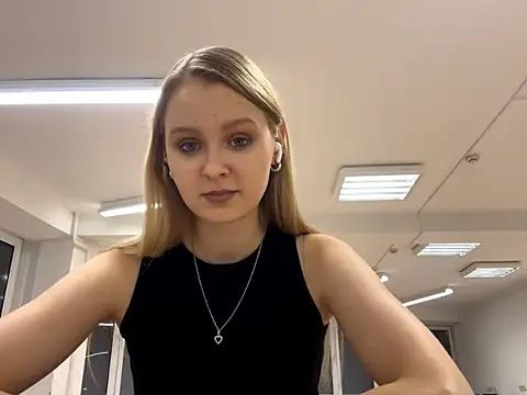 Snapshot of PaulitaSolow chatting on 17, 11, 2025 PaulitaSolow online show from 17, 11, 2025