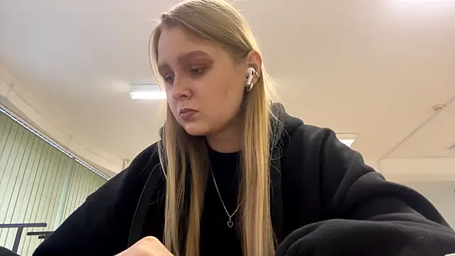 Snapshot of PaulitaSolow chatting on 22, 11, 2025 PaulitaSolow online show from 22, 11, 2025