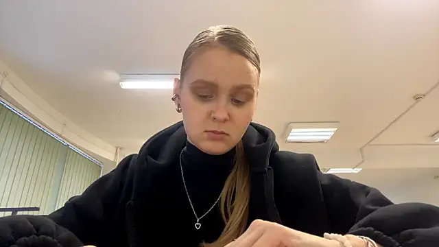 Snapshot of PaulitaSolow chatting on 25, 11, 2025 PaulitaSolow online show from 25, 11, 2025