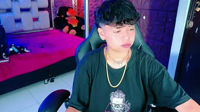 Snapshot of lunabustygirl chatting on 3, 2, 2026 lunabustygirl online show from 3, 2, 2026