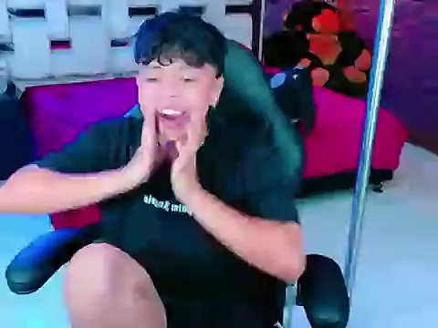 Snapshot of lunabustygirl chatting on 5, 2, 2026 lunabustygirl online show from 5, 2, 2026