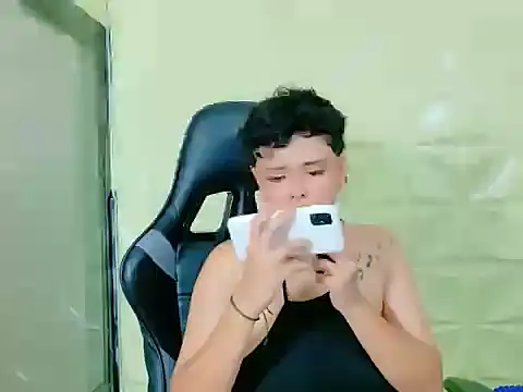 Snapshot of lunabustygirl chatting on 28, 2, 2026 lunabustygirl online show from 28, 2, 2026