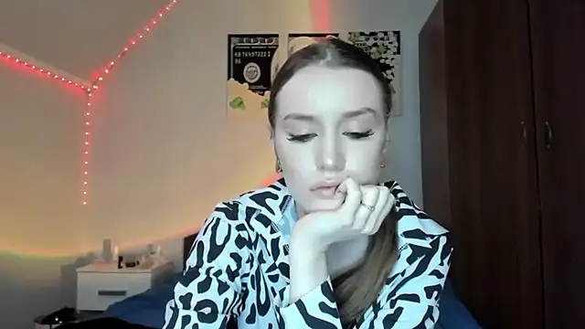 tinyglow online show from 9, 4, 2026