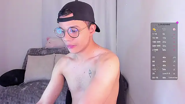 Snapshot of MarcoKostov chatting on 14, 12, 2025 MarcoKostov online show from 14, 12, 2025