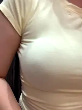 Snapshot of Agela_baby chatting on 24, 11, 2025 Agela baby online show from 24, 11, 2025