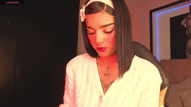 Snapshot of Milu_carbajal_x chatting on 15, 5, 2026 Milu carbajal x online show from 15, 5, 2026