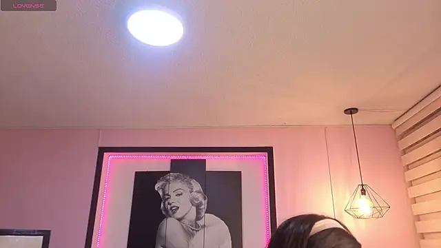Snapshot of Milu_carbajal_x chatting on 16, 5, 2026 Milu carbajal x online show from 16, 5, 2026
