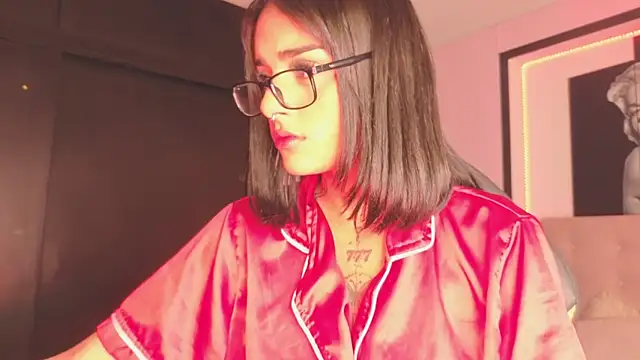 Snapshot of Milu_carbajal_x chatting on 20, 5, 2026 Milu carbajal x online show from 20, 5, 2026