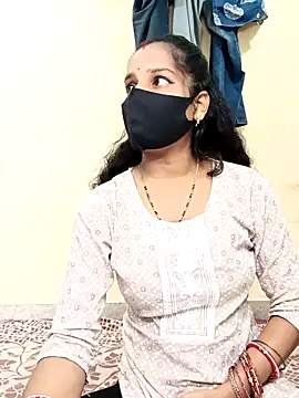 Desi Hot Queen online show from 28, 11, 2025