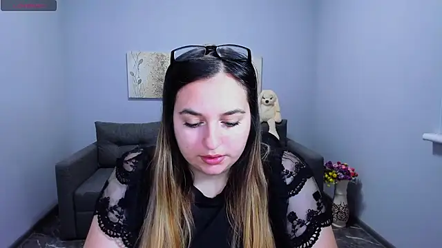 Snapshot of Maria_Bond chatting on 28, 11, 2025 Maria Bond online show from 28, 11, 2025