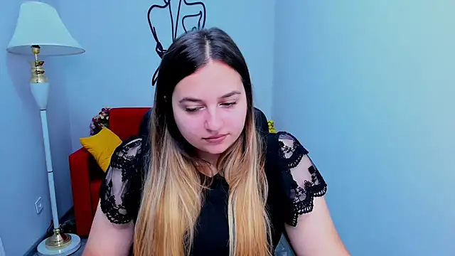 Snapshot of Maria_Bond chatting on 30, 11, 2025 Maria Bond online show from 30, 11, 2025