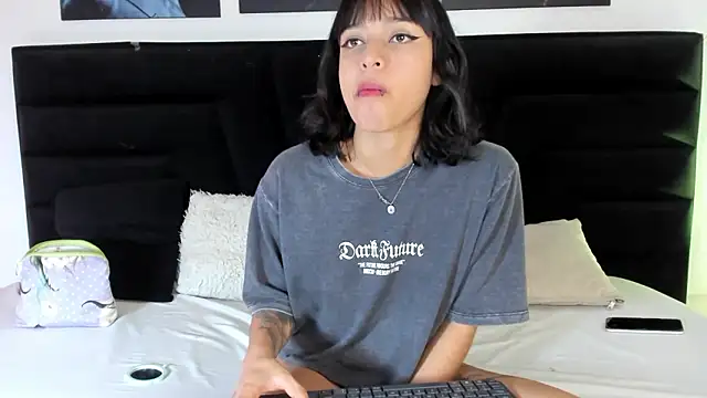 LiilithStonne online show from 2, 2, 2026