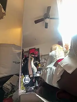 Motherbigbus online show from 28, 2, 2026