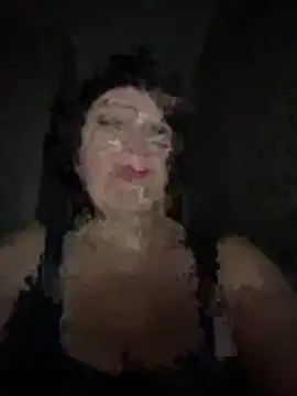 Snapshot of LittleBead522 chatting on 17, 11, 2025 LittleBead522 online show from 17, 11, 2025