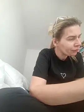 Snapshot of NaughtyClaudia_ chatting on 24, 2, 2026 NaughtyClaudia online show from 24, 2, 2026