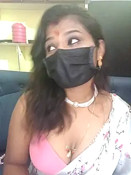 Snapshot of Premalatha_28 chatting on 23, 4, 2026 Premalatha 28 online show from 23, 4, 2026
