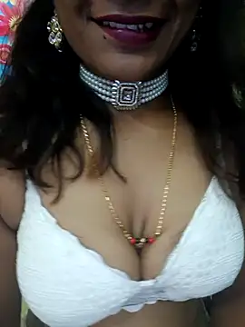 Snapshot of Premalatha_28 chatting on 26, 4, 2026 Premalatha 28 online show from 26, 4, 2026