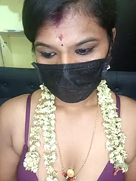 Snapshot of Premalatha_28 chatting on 28, 4, 2026 Premalatha 28 online show from 28, 4, 2026