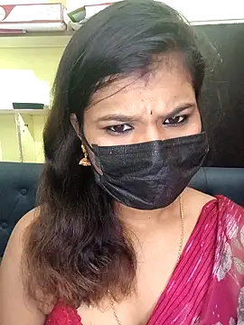 Snapshot of Premalatha_28 chatting on 29, 4, 2026 Premalatha 28 online show from 29, 4, 2026