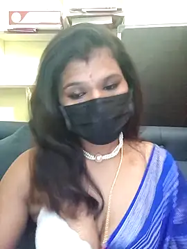 Snapshot of Premalatha_28 chatting on 2, 5, 2026 Premalatha 28 online show from 2, 5, 2026