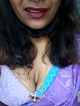 Snapshot of Premalatha_28 chatting on 6, 5, 2026 Premalatha 28 online show from 6, 5, 2026