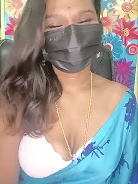 Snapshot of Premalatha_28 chatting on 17, 5, 2026 Premalatha 28 online show from 17, 5, 2026