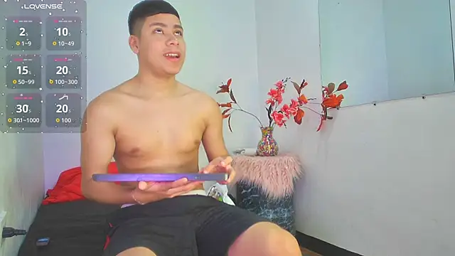 Lucastorrez01 online show from 2, 12, 2025