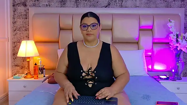 SelennaCooper online show from 1, 4, 2026