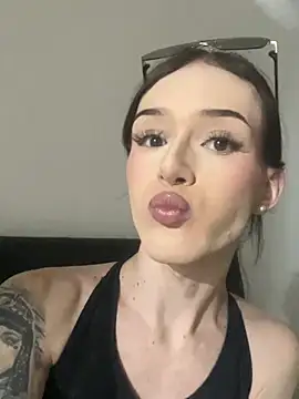 Snapshot of Baby_luxury chatting on 6, 6, 2026 Baby luxury online show from 6, 6, 2026