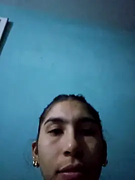 Snapshot of skinnyrox chatting on 17, 11, 2025 skinnyrox online show from 17, 11, 2025