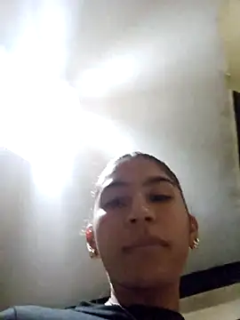 Snapshot of skinnyrox chatting on 21, 11, 2025 skinnyrox online show from 21, 11, 2025