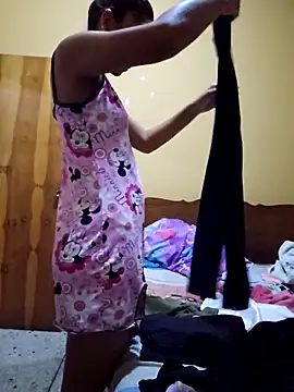 Snapshot of skinnyrox chatting on 6, 2, 2026 skinnyrox online show from 6, 2, 2026