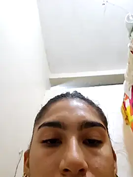 Snapshot of skinnyrox chatting on 13, 2, 2026 skinnyrox online show from 13, 2, 2026