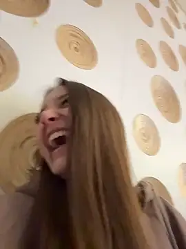 ErikaMuse online show from 28, 11, 2025