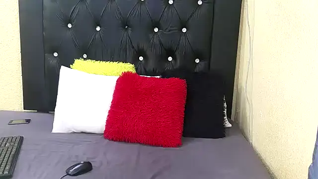 ButtcheeksXX online show from 19, 12, 2025