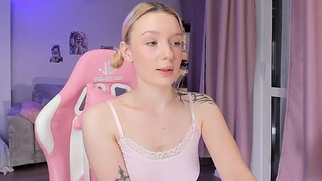 Tiffany Paw online show from 17, 12, 2025