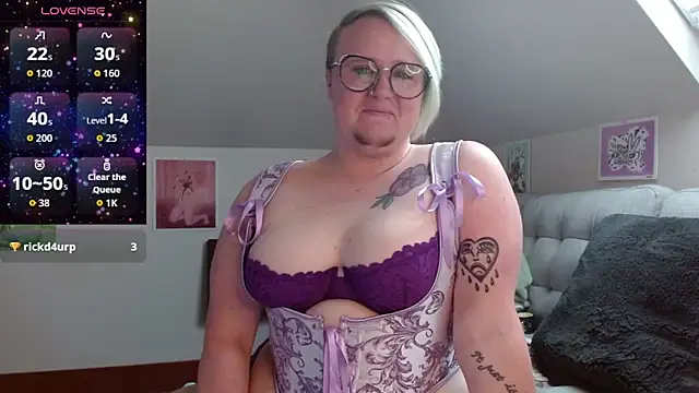 Snapshot of queerlyjaz chatting on 13, 6, 2026 queerlyjaz online show from 13, 6, 2026