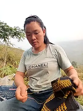 meomeo-00 online show from 15, 4, 2026