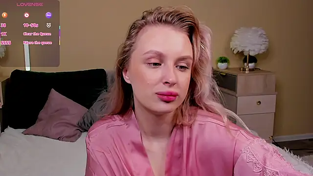 KiraRuiz online show from 8, 2, 2026