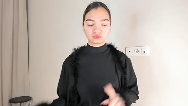 Snapshot of CoreenLuebbers chatting on 24, 11, 2025 CoreenLuebbers online show from 24, 11, 2025