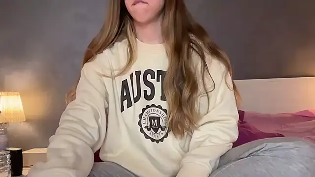 Martimartinaxx online show from 9, 4, 2026