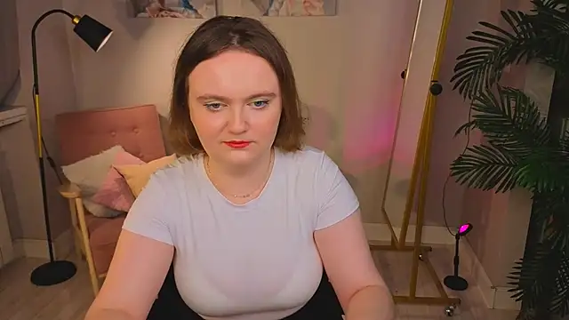 Snapshot of TerryAstra chatting on 28, 11, 2025 TerryAstra online show from 28, 11, 2025