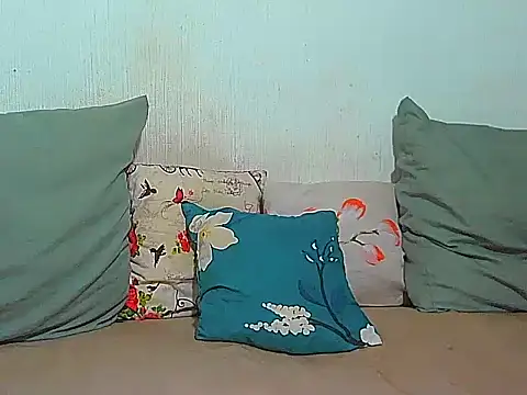 BrunetteNaomi8 online show from 8, 4, 2026