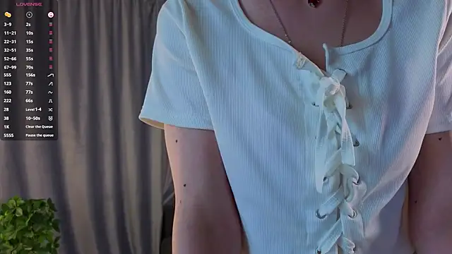 UmbraVelour online show from 14, 4, 2026