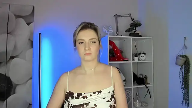 Snapshot of AlisaCam24 chatting on 20, 11, 2025 AlisaCam24 online show from 20, 11, 2025