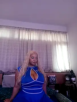 Snapshot of LaReineCleo chatting on 12, 5, 2026 LaReineCleo online show from 12, 5, 2026
