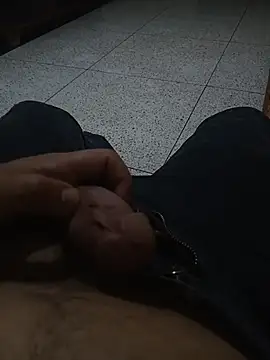 Snapshot of ouchenshadow2975 chatting on 23, 11, 2025 ouchenshadow2975 online show from 23, 11, 2025